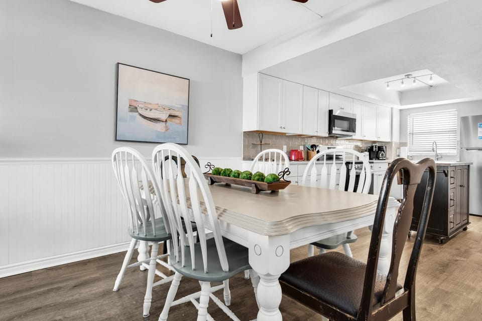Condo, Multiple Beds (El Matador 513) | Dining
