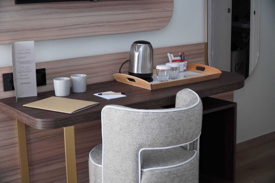 Minibar, in-room safe, desk, laptop workspace