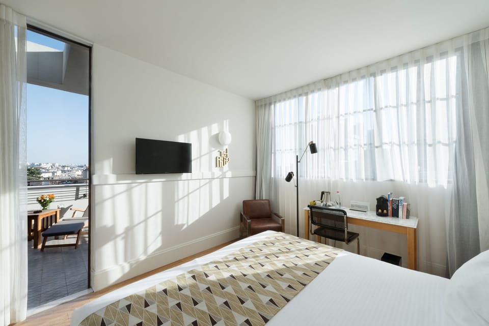 Superior Room, Balcony, City View | Premium bedding, in-room safe, desk, soundproofing