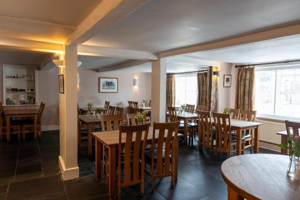 Glan Yr Afon Riverside Hotel in Wales