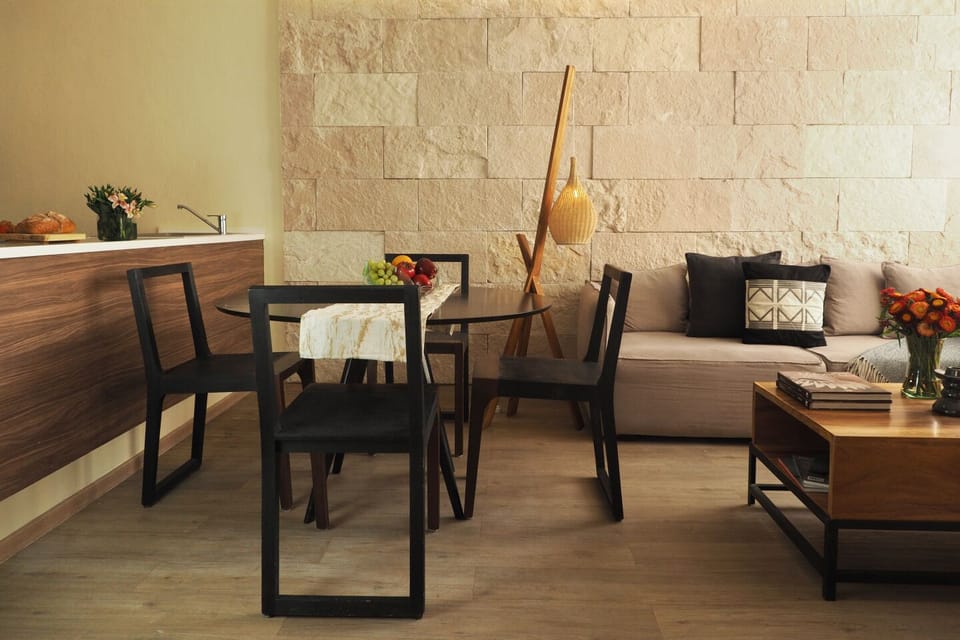 Deluxe Apartment, Balcony, Park View | Dining room