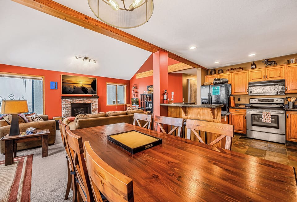 Deluxe Townhome, Mountain View | In-room dining