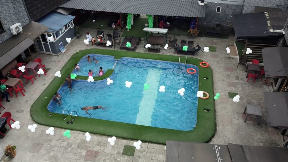 Poolside bar