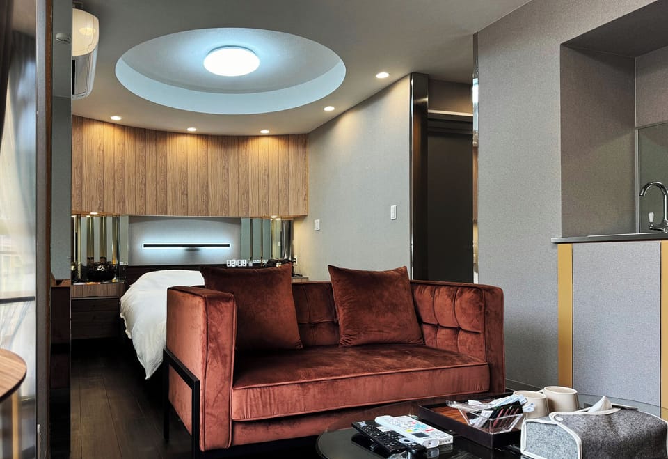 Comfort Double Room, Courtyard View | Laptop workspace, soundproofing, WiFi (free)
