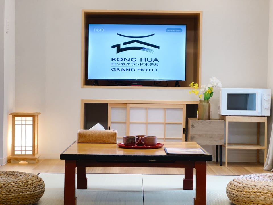 Comfort Double Room, Courtyard View | Laptop workspace, soundproofing, WiFi (free)