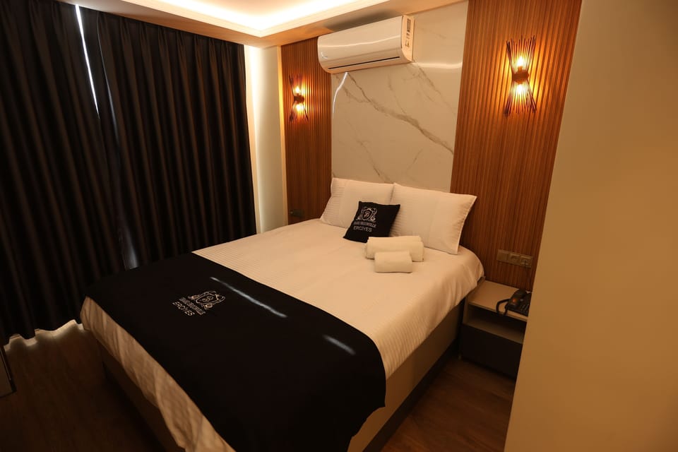Basic Double Room | Premium bedding, minibar, in-room safe, soundproofing