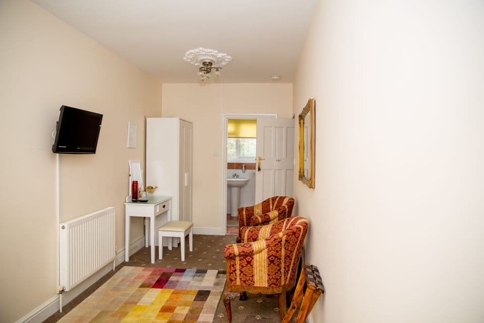 1 bedroom, desk, iron/ironing board, free WiFi