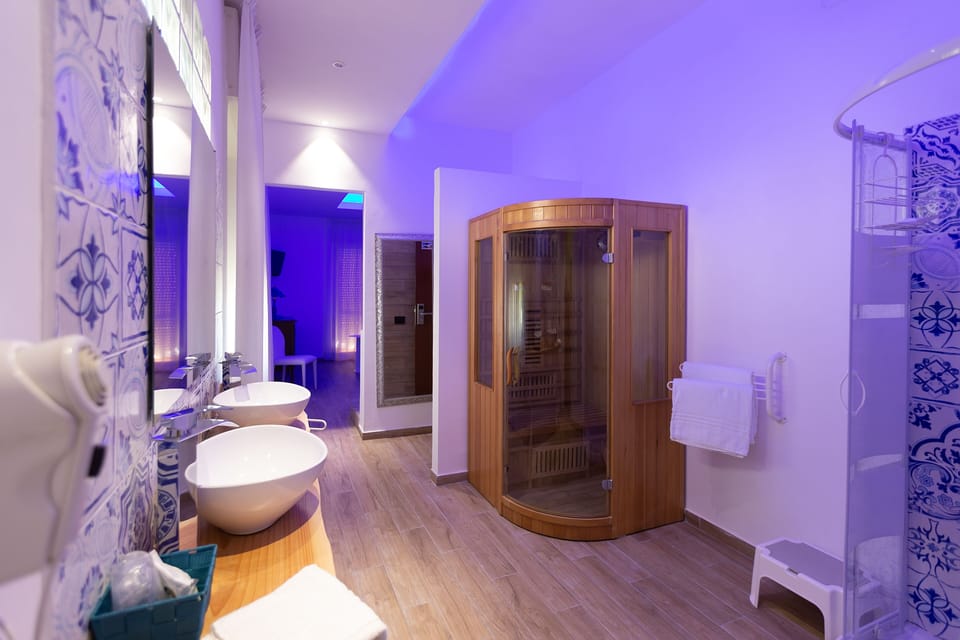 Superior Studio Suite | In-room safe, blackout drapes, WiFi (free)