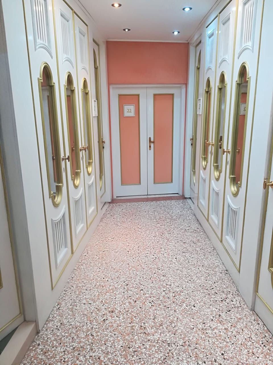 Junior Suite (external private bathroom) | In-room safe, desk, blackout drapes, cribs (surcharge)