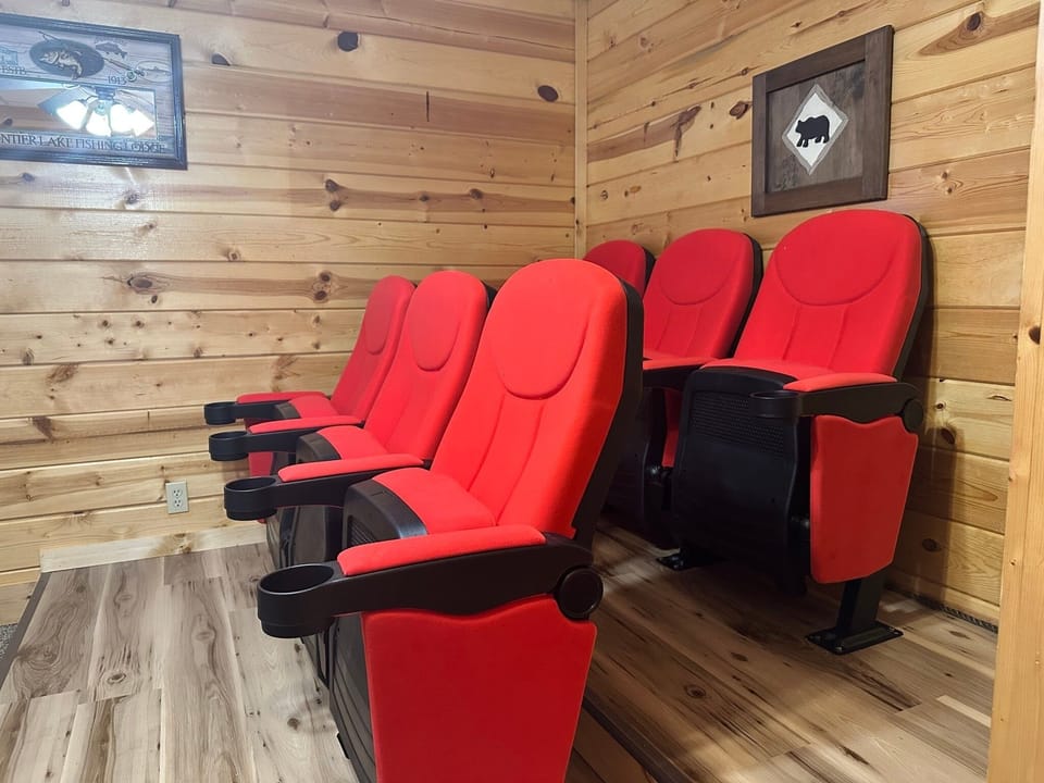 Cabin, 4 Bedrooms | Interior