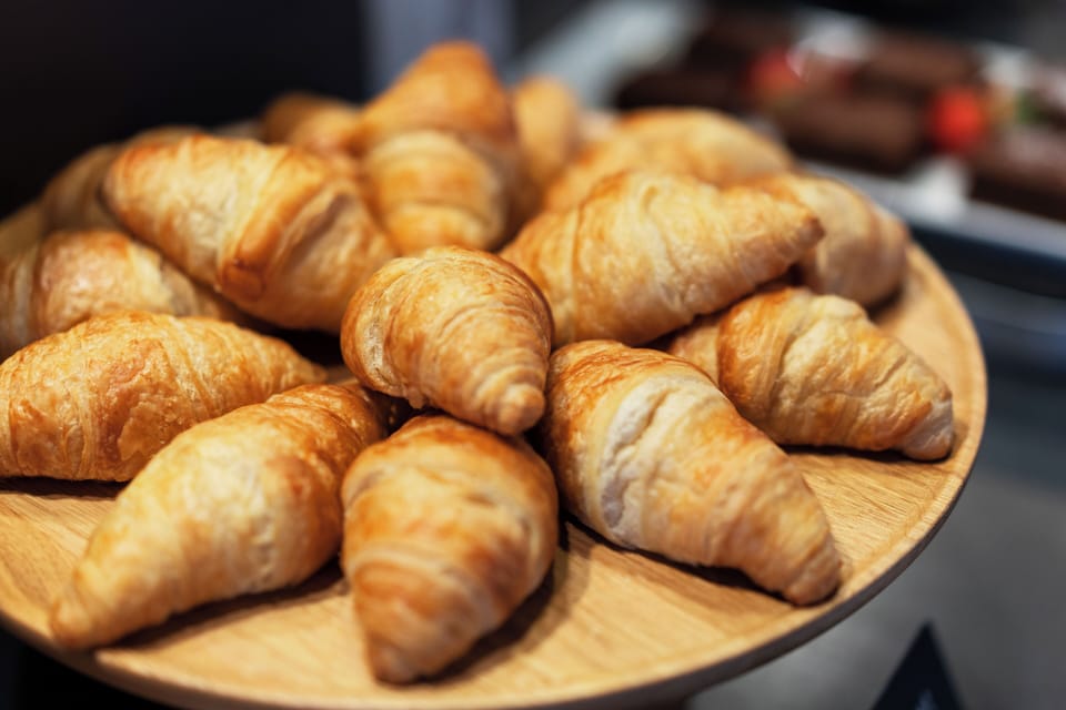 Free daily on-the-go breakfast