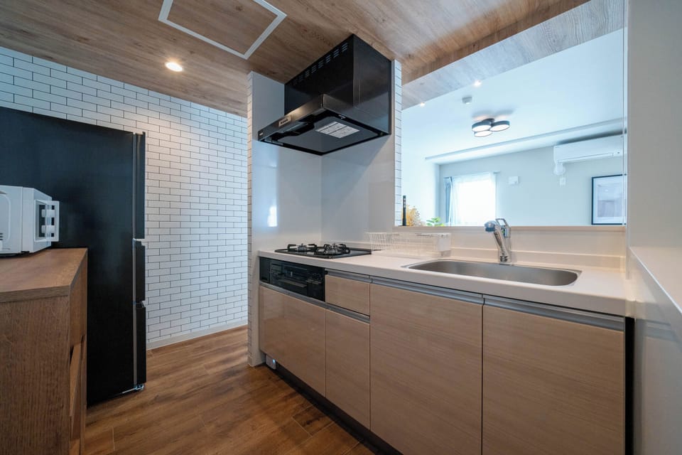 Fridge, microwave, stovetop, electric kettle