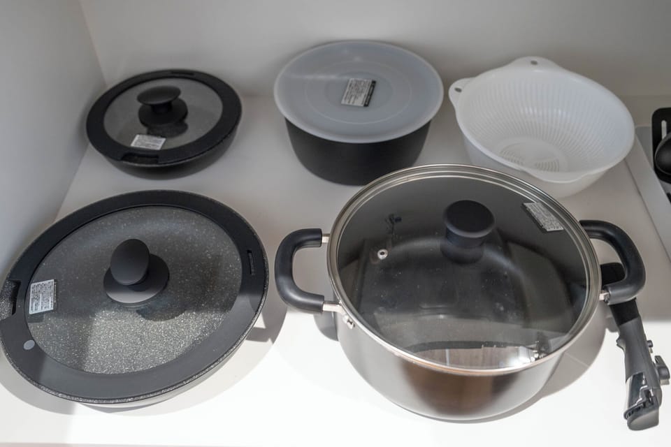 Fridge, microwave, stovetop, electric kettle