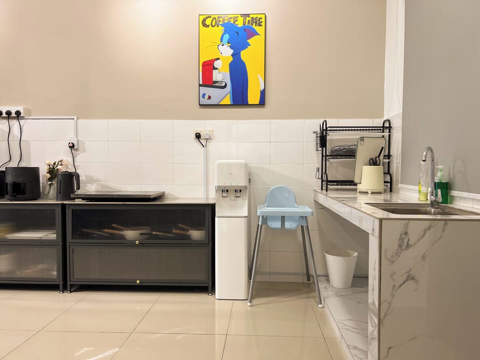 Family House, Patio, Corner | Private kitchenette | Electric kettle