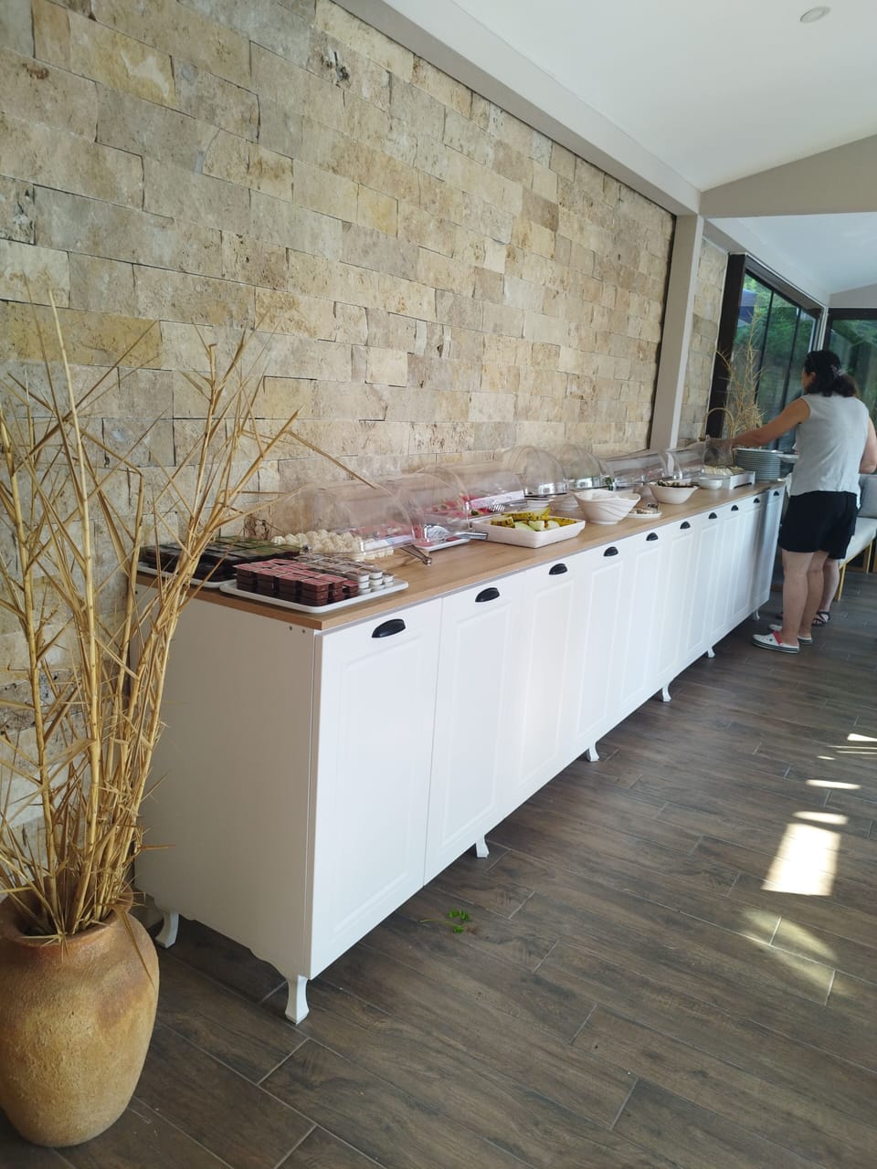Free daily buffet breakfast