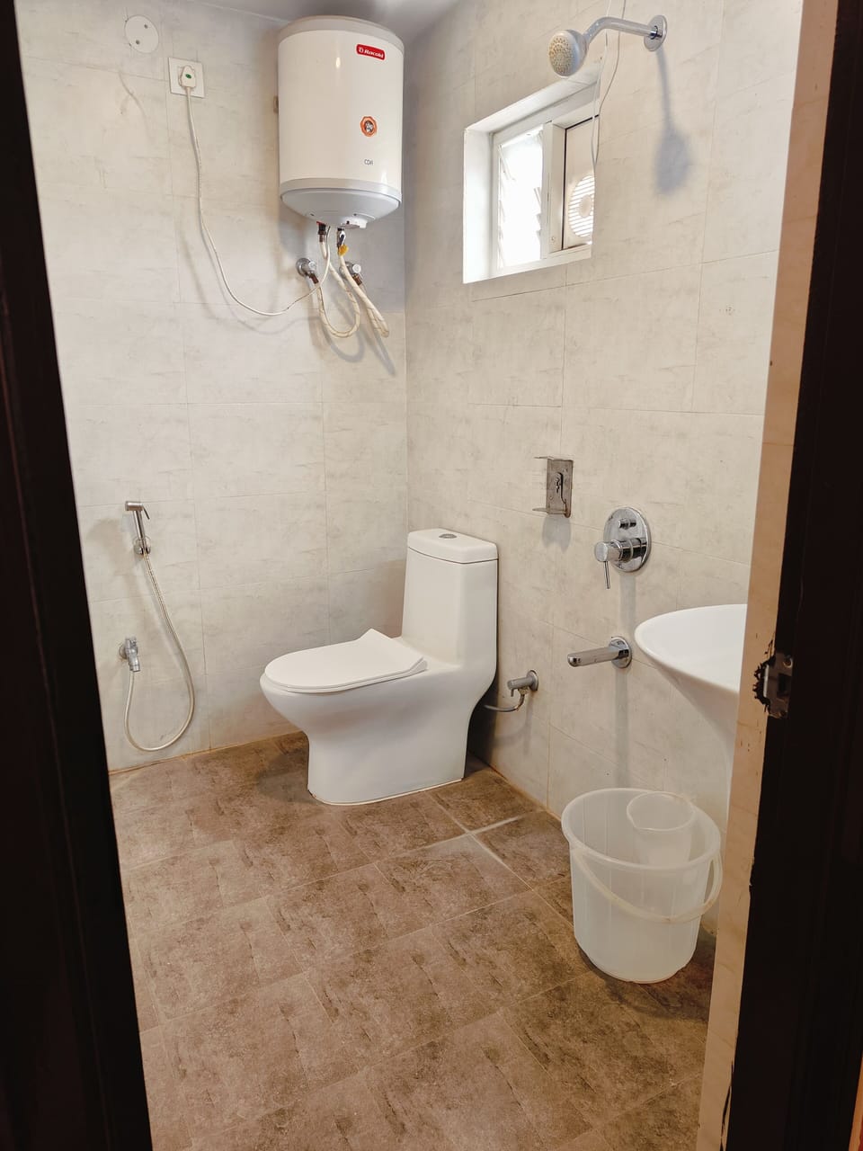Basic Double Room, City View | Bathroom