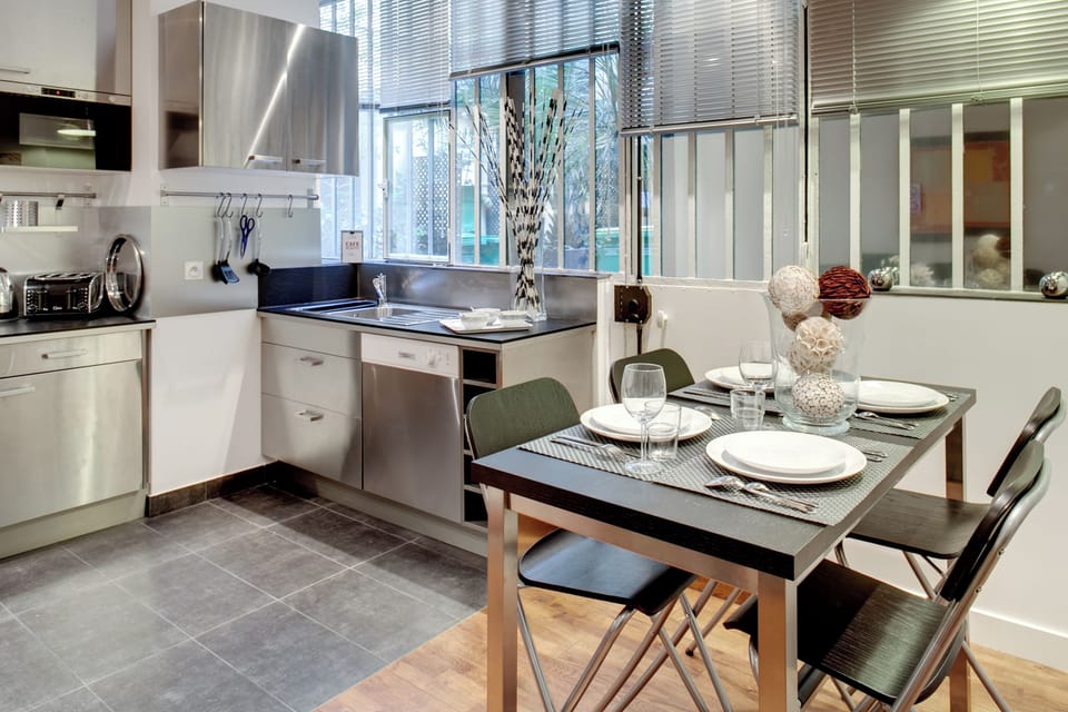 Comfort Apartment, City View | Private kitchen