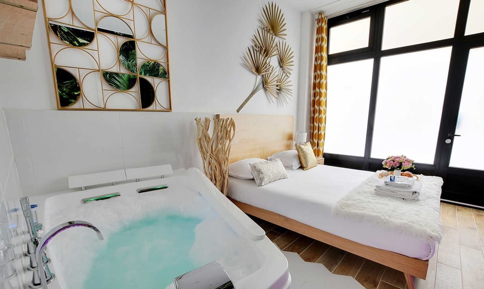 Apartment | 1 bedroom, laptop workspace, iron/ironing board, bed sheets