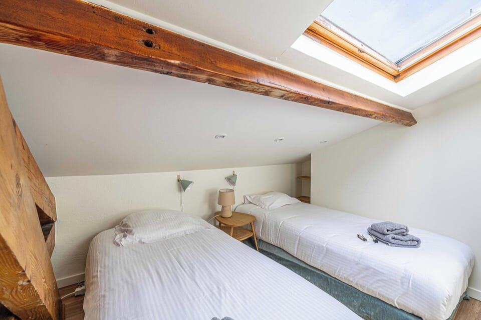 Apartment | 2 bedrooms, iron/ironing board, bed sheets