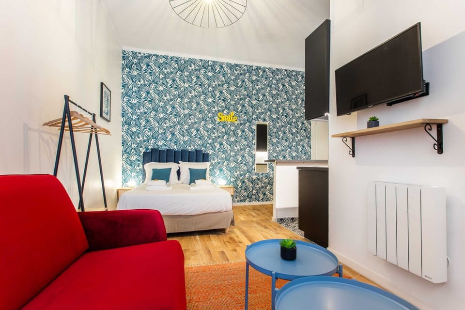 Apartment | 1 bedroom, laptop workspace, iron/ironing board, bed sheets