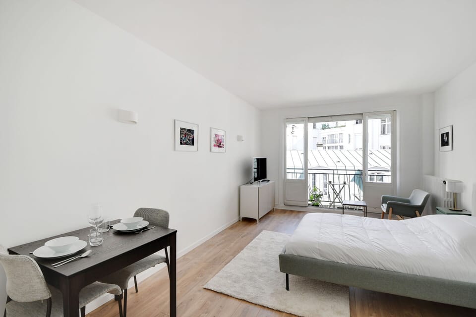 Apartment | Iron/ironing board, bed sheets