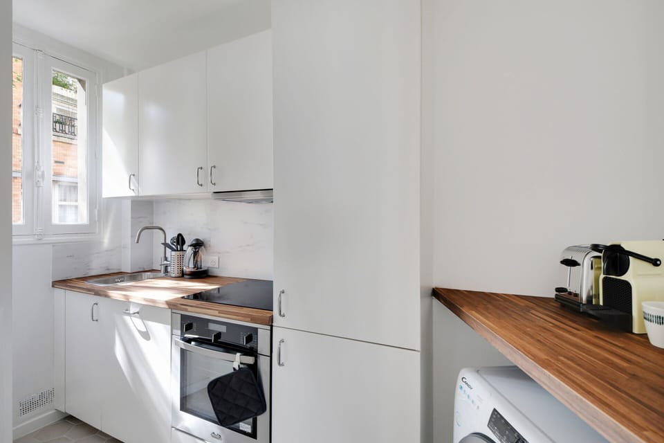 Apartment | Private kitchen | Cookware/dishes/utensils