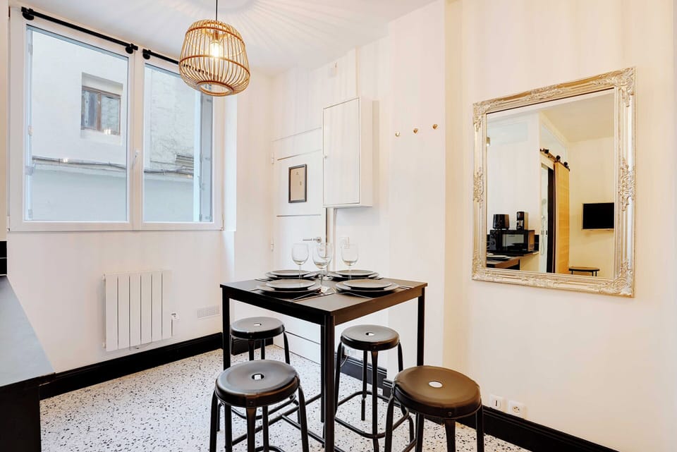 Apartment | Dining