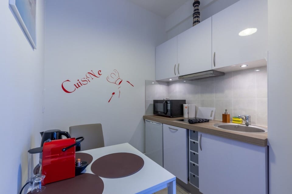 Apartment | Private kitchen | Toaster