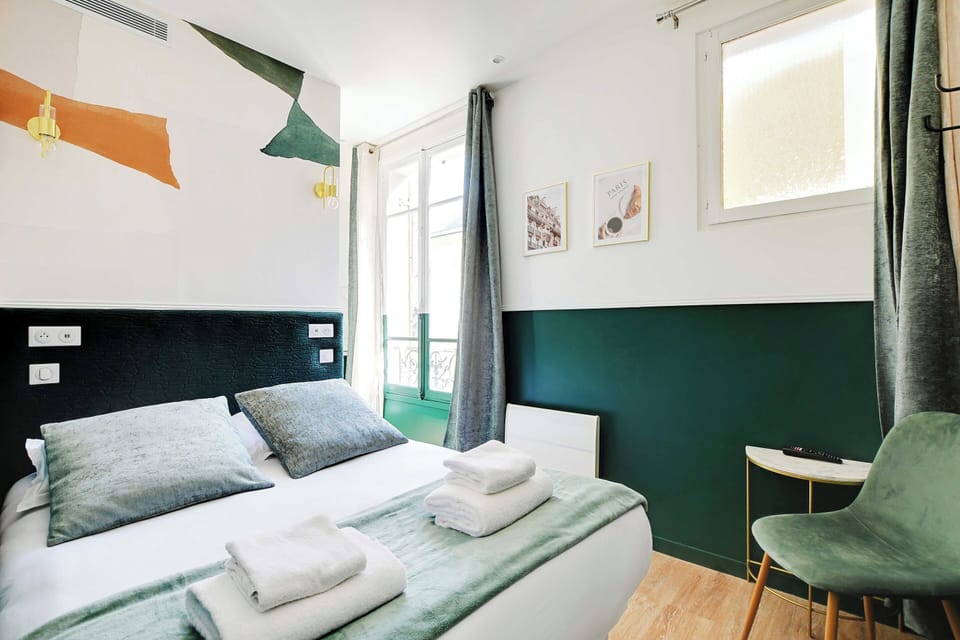 Apartment | 1 bedroom, laptop workspace, iron/ironing board, bed sheets