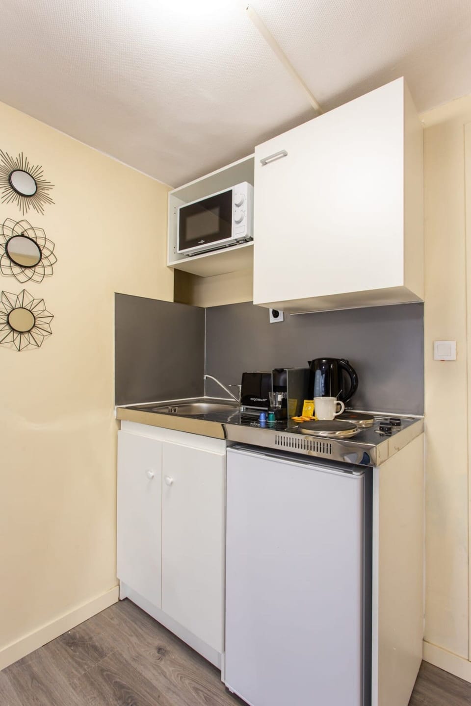 Apartment | Private kitchen | Cookware/dishes/utensils