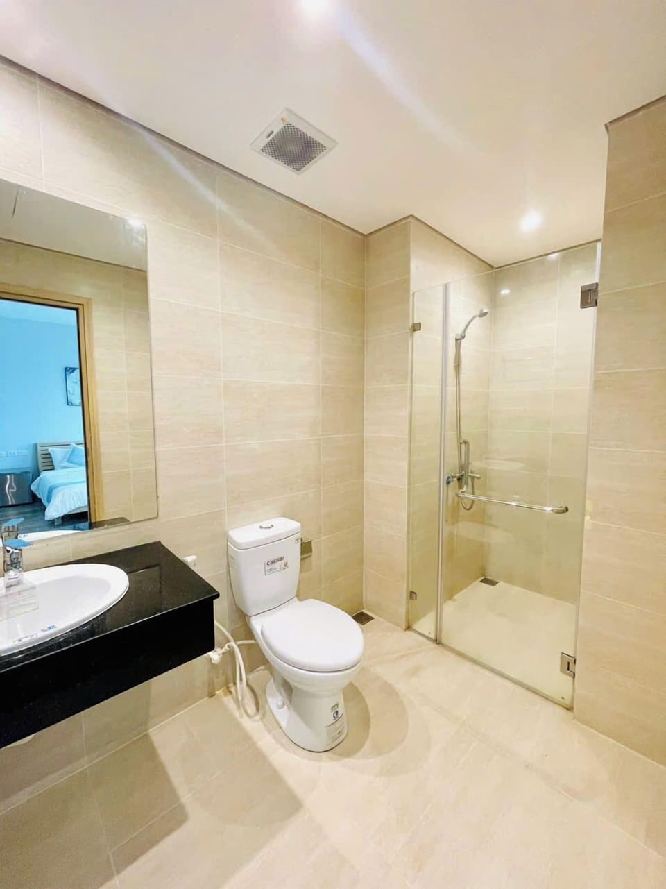 Basic Double Room, Garden View | Bathroom | Rainfall showerhead, free toiletries, hair dryer, bidet