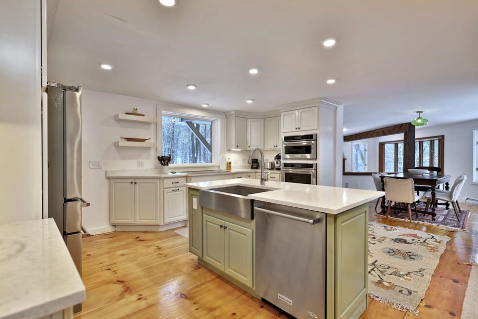 House, 4 Bedrooms | Private kitchen | Coffee/tea maker, fridge, oven, toaster