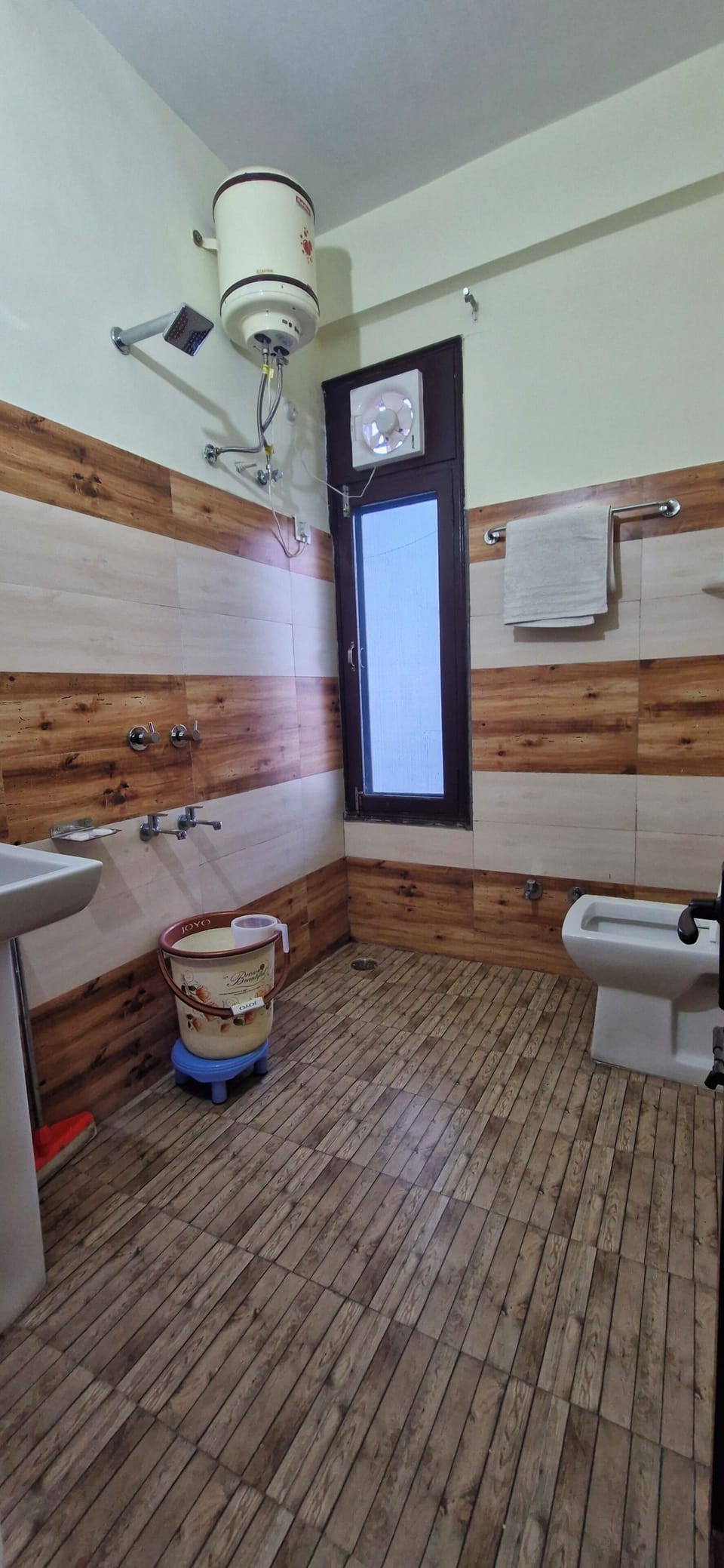 Deluxe Double Room, Balcony, Mountain View | Bathroom | Shower, slippers, towels, soap
