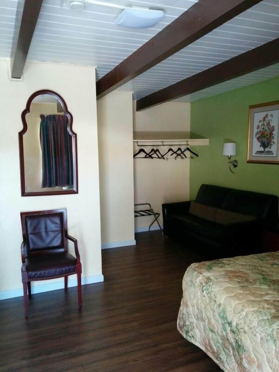 Single Room | Iron/ironing board, free WiFi