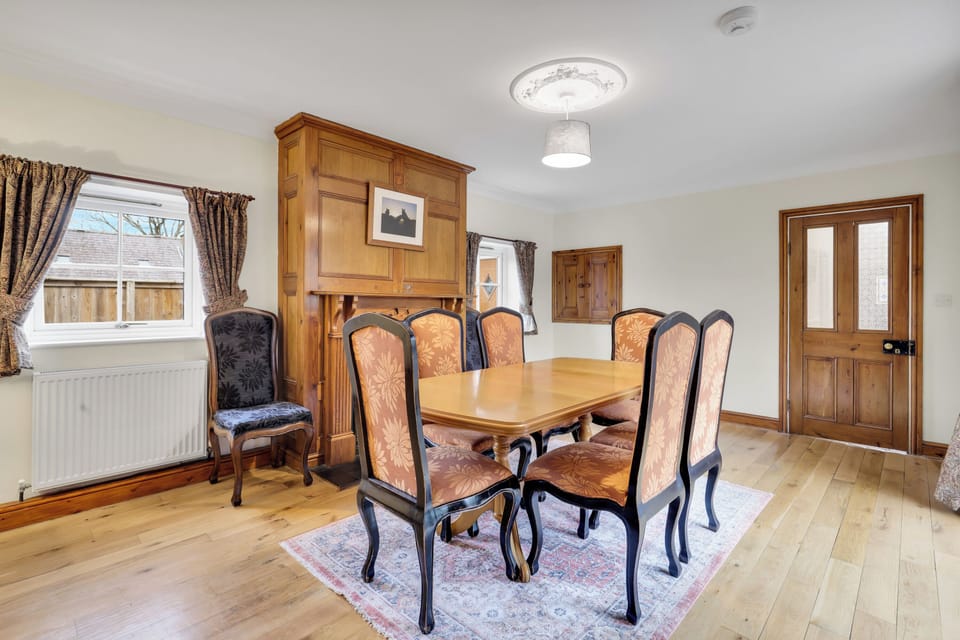 Cottage | Dining room