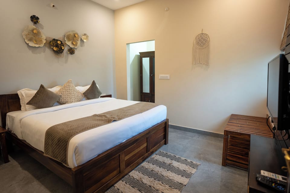 Studio one bedroom Villa | Desk, blackout drapes, soundproofing, iron/ironing board