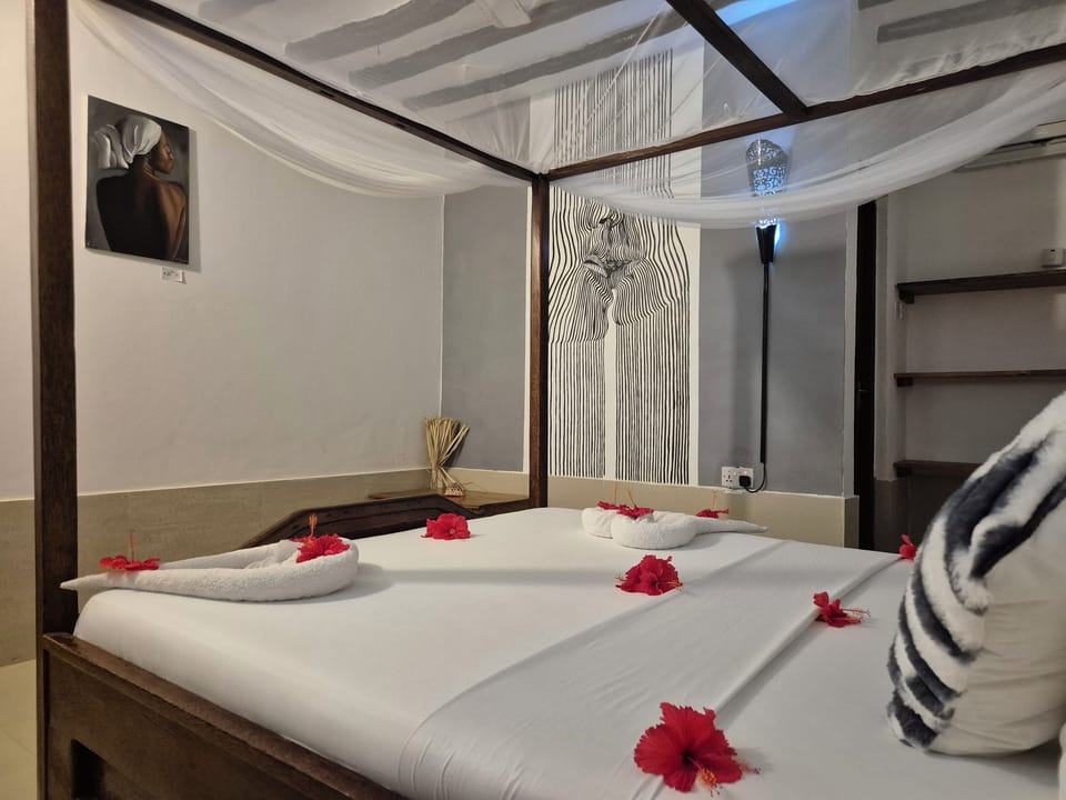 Traditional Double Room | Iron/ironing board, free WiFi, bed sheets