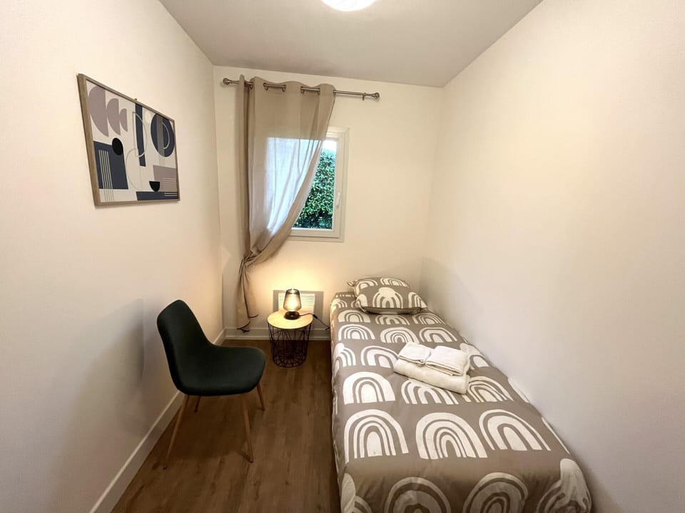 House | 3 bedrooms, individually furnished, bed sheets