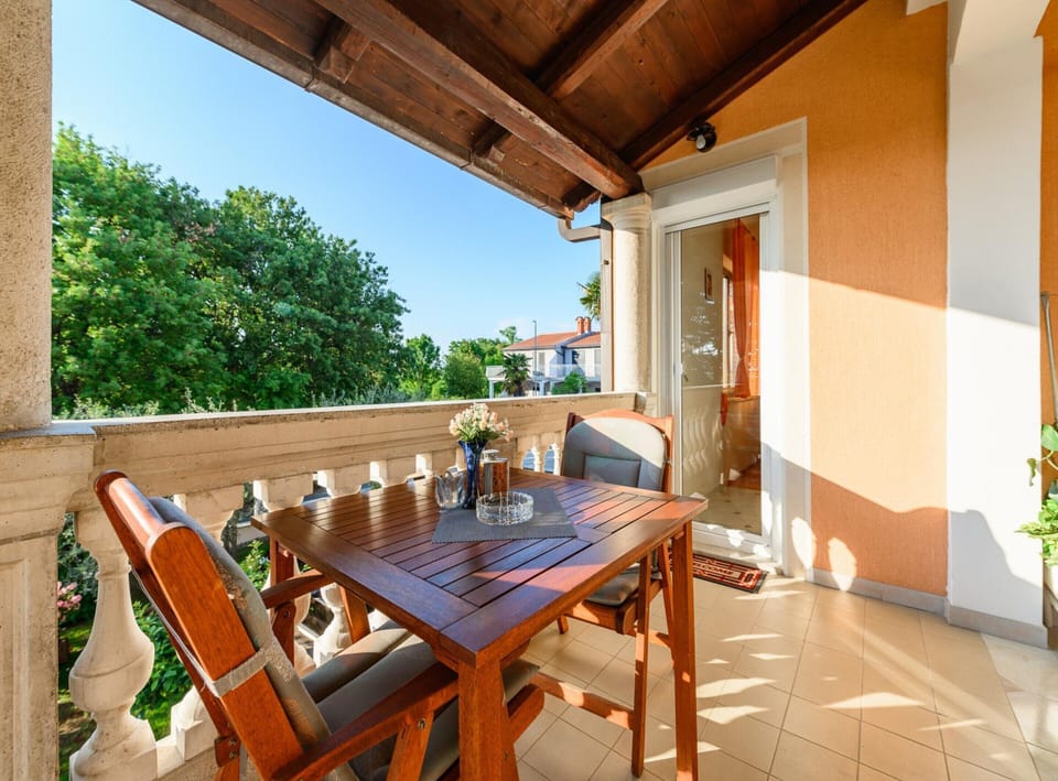House | Balcony
