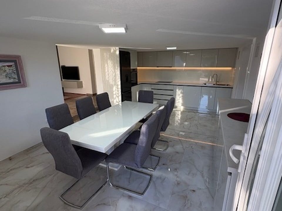 House | Dining