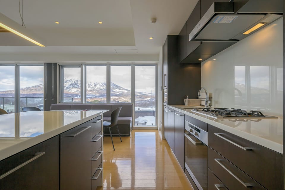 Premium Apartment, 2 Bedrooms, Mountain View | In-room safe, blackout drapes, iron/ironing board, free WiFi