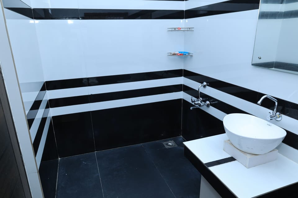 Shower, bidet, towels, soap