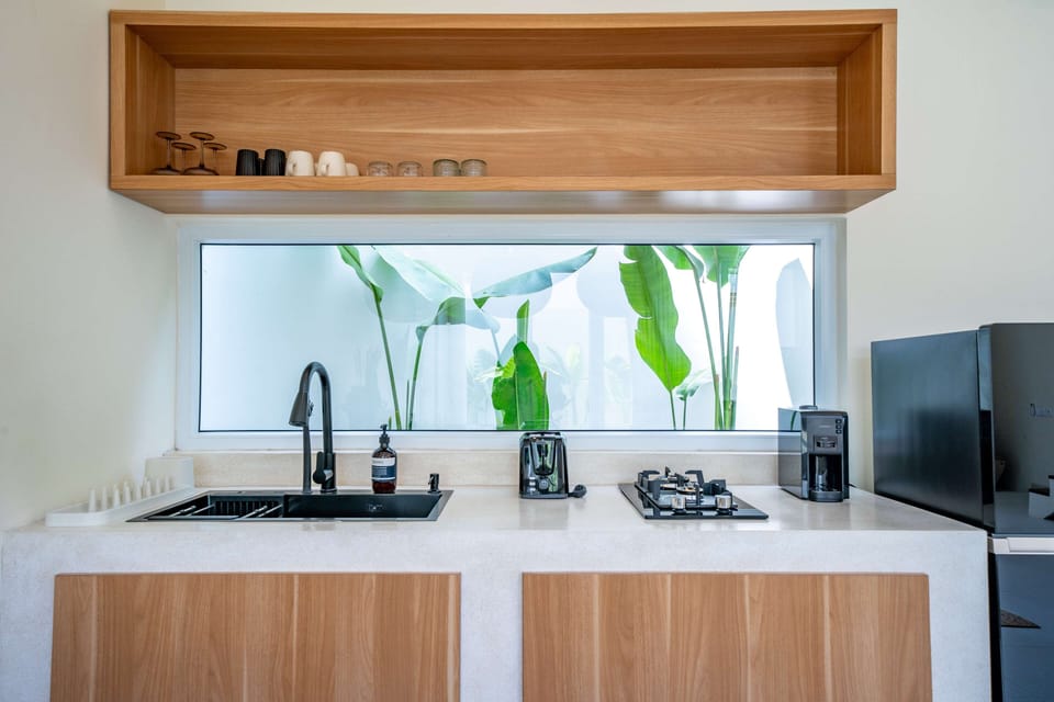 Deluxe Villa, Patio, Pool View | Private kitchen | Toaster, blender