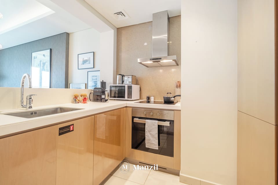 Luxury Apartment, Balcony, City View | Private kitchen