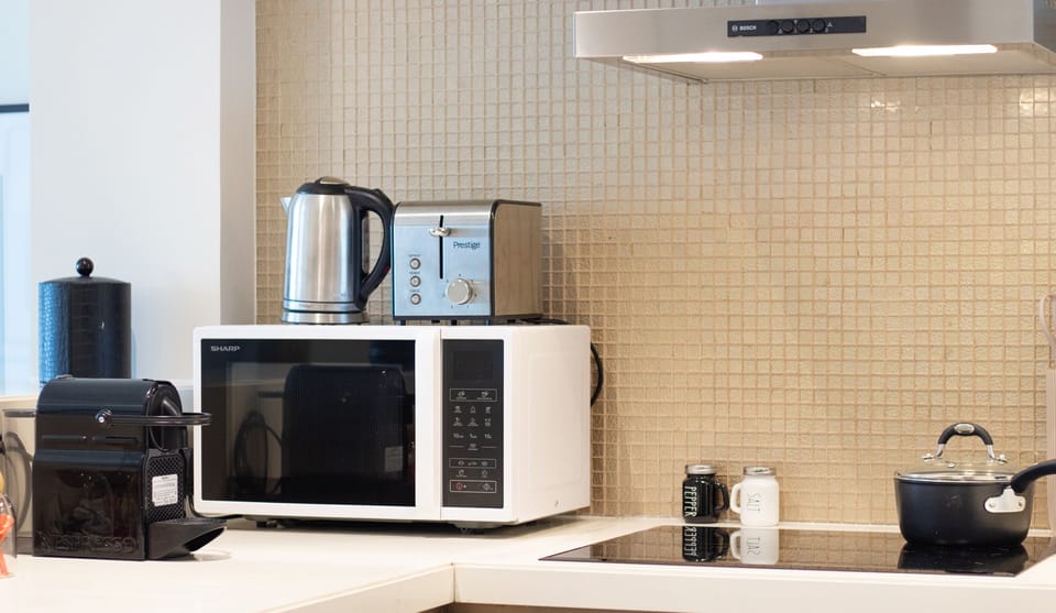 Luxury Apartment, Balcony, City View | Private kitchen