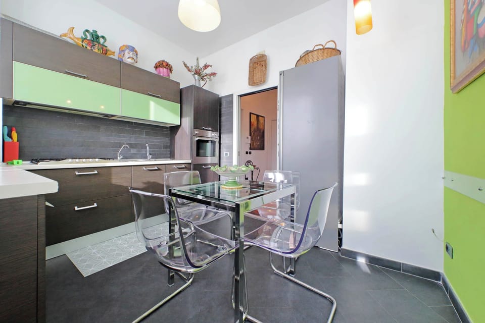 Apartment, City View | Private kitchen