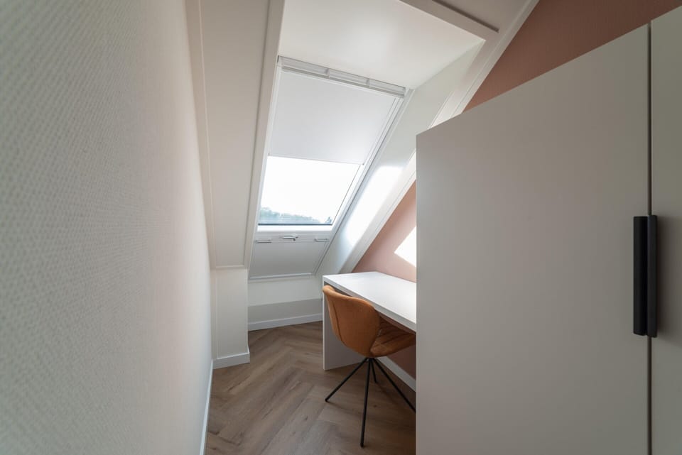 House | 6 bedrooms, individually furnished, bed sheets