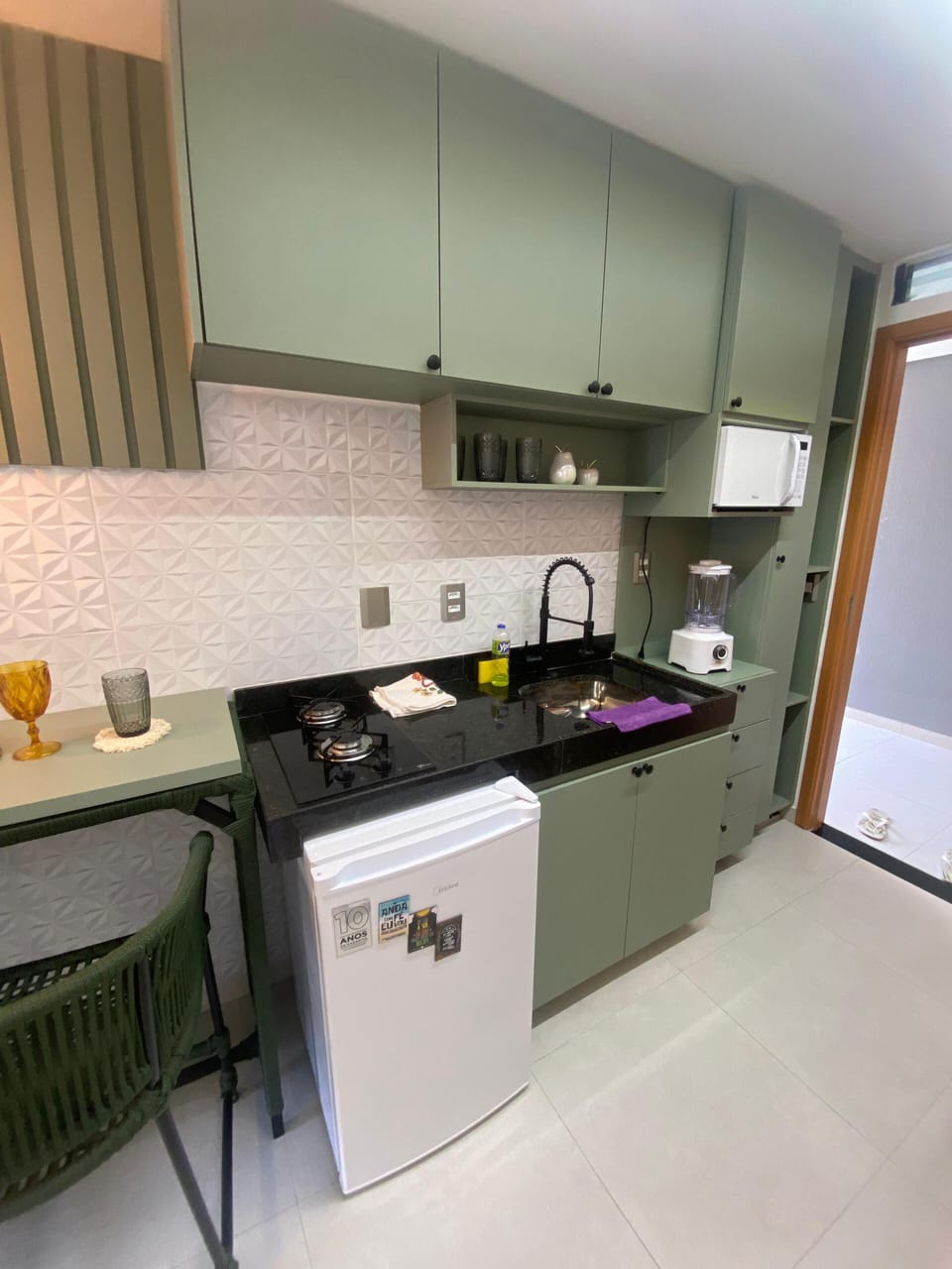 Comfort Studio, Private Pool, City View | Private kitchen | Mini-fridge, microwave, stovetop, cookware/dishes/utensils
