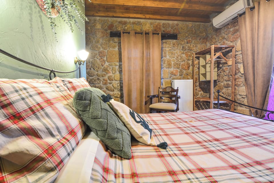 Standard Room, Balcony, Sea View | Individually decorated, individually furnished, laptop workspace