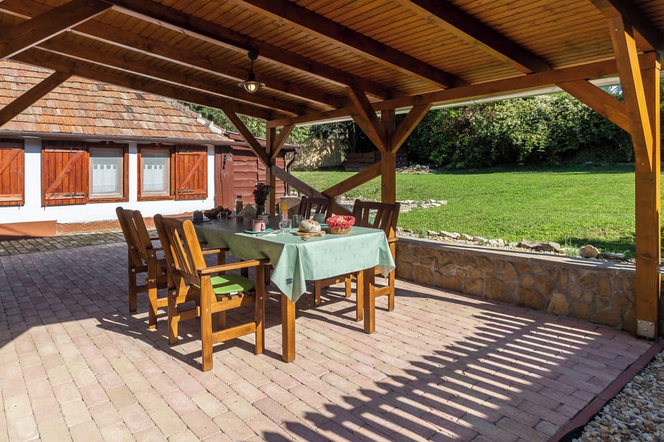 Family Townhome, 2 Bedrooms, Microwave (The Bird of Happiness-Heaven on earth) | Outdoor dining